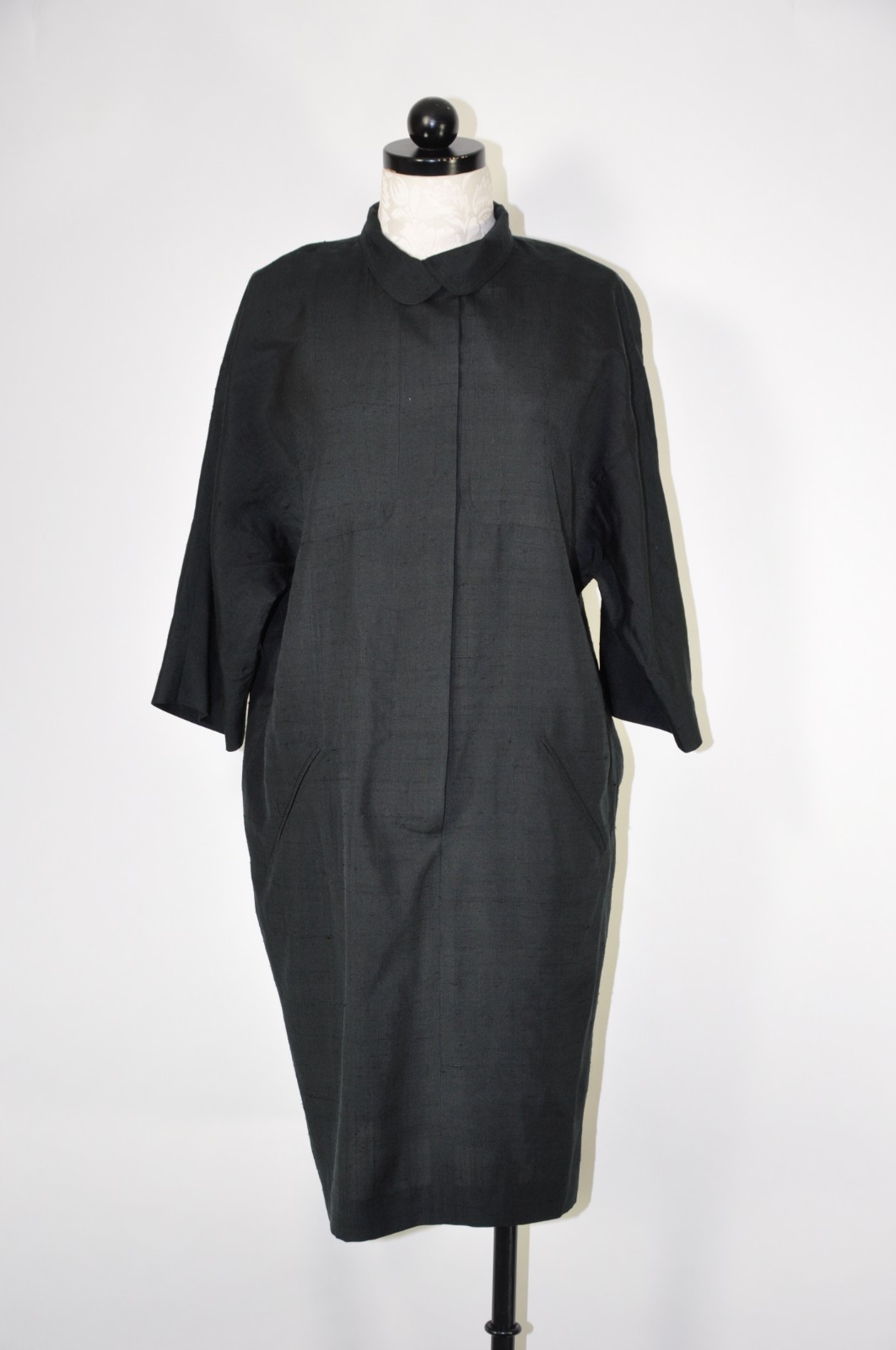 90s Black Textured Raw Silk Long Sleeve Button Front Modest Shirtdress Women M L