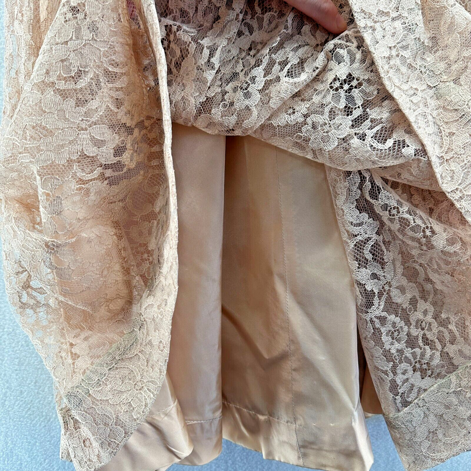 1950s Lace Dress Vintage Cocktail A Line 3/4 Sleeve Satin Lined Beige Nude Blush