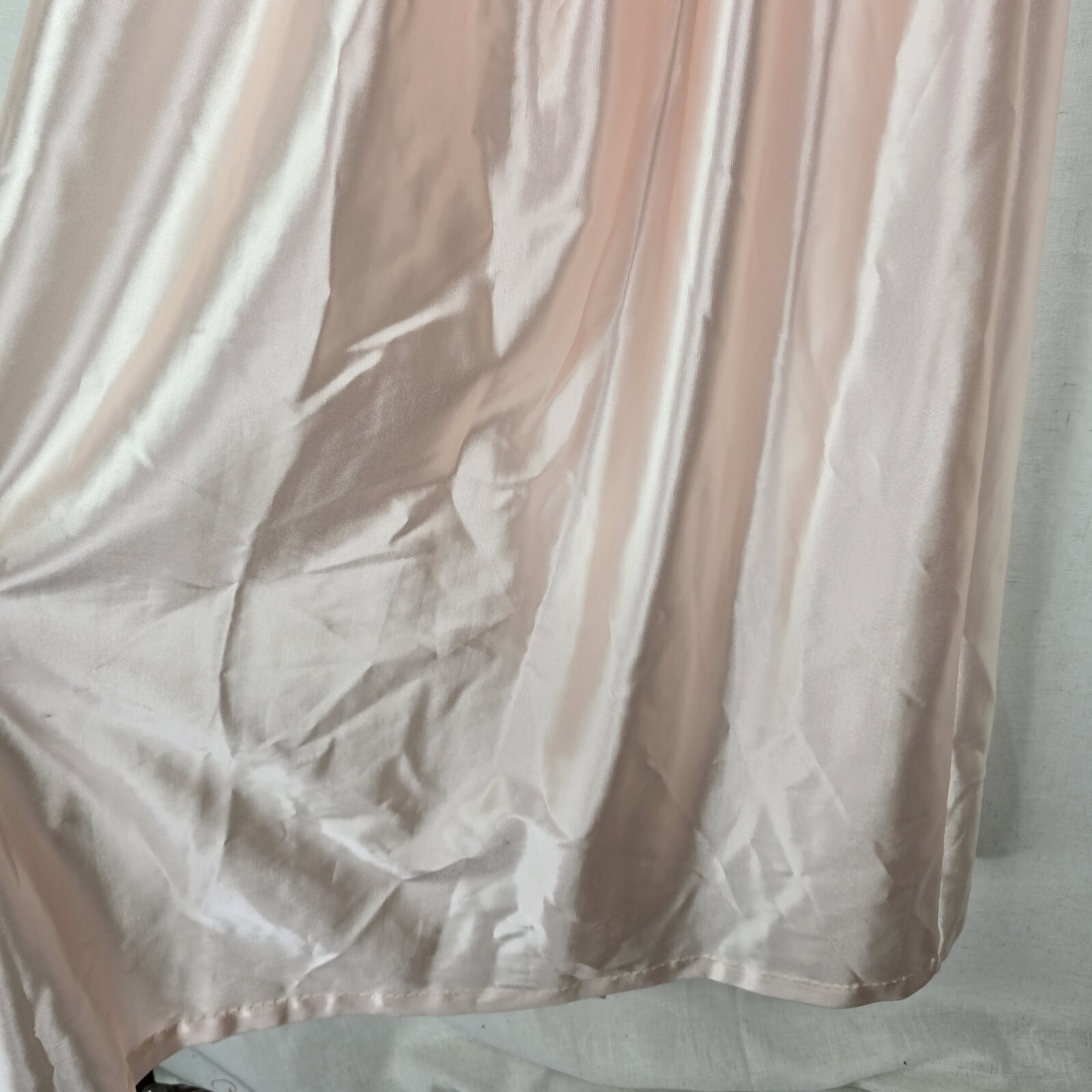 Vintage Val Mode Pink Lace Ruffles Mid Length 60s House Lingere Robe