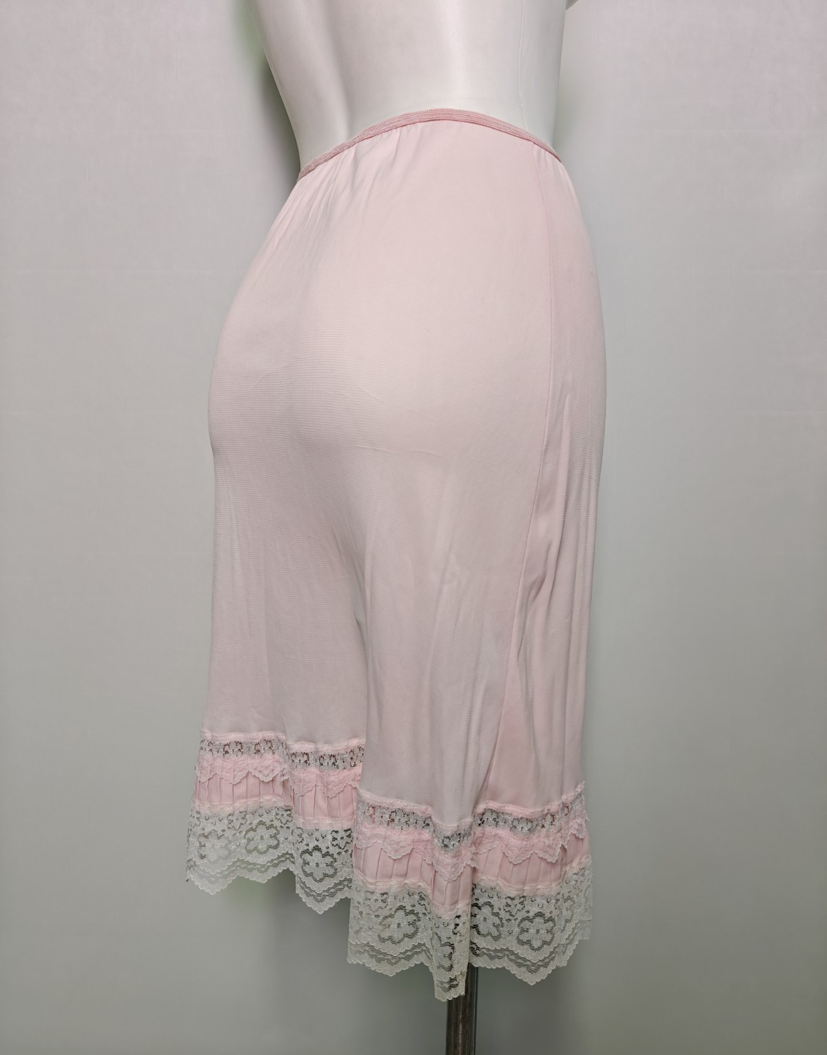 Vintage Pink Half Slip Skirt The Lace Inset & Pleated With Lace Hem Medium