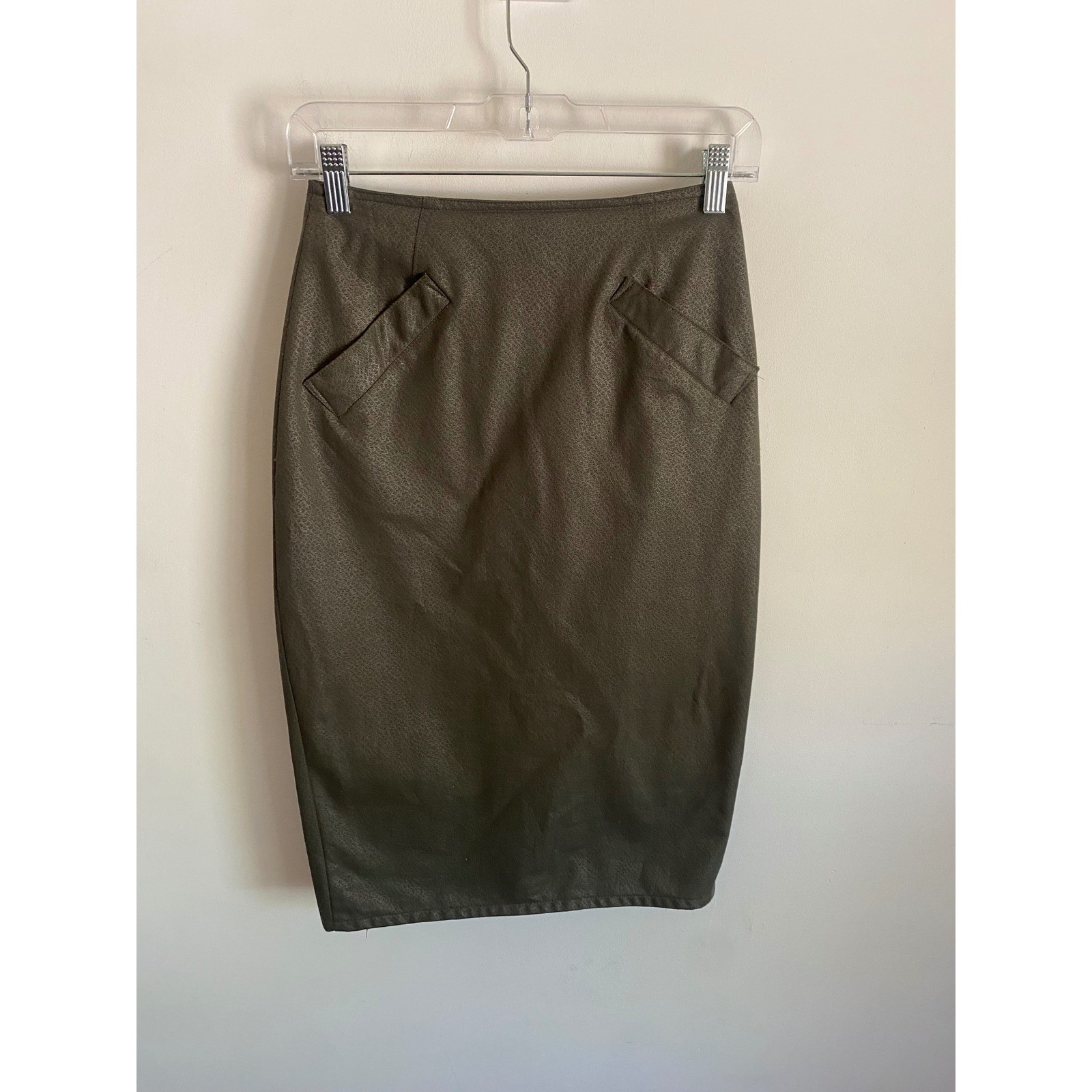 La Belle Fashions Vintage Olive Green Textured Pencil Skirt Pink Buttons 5/6