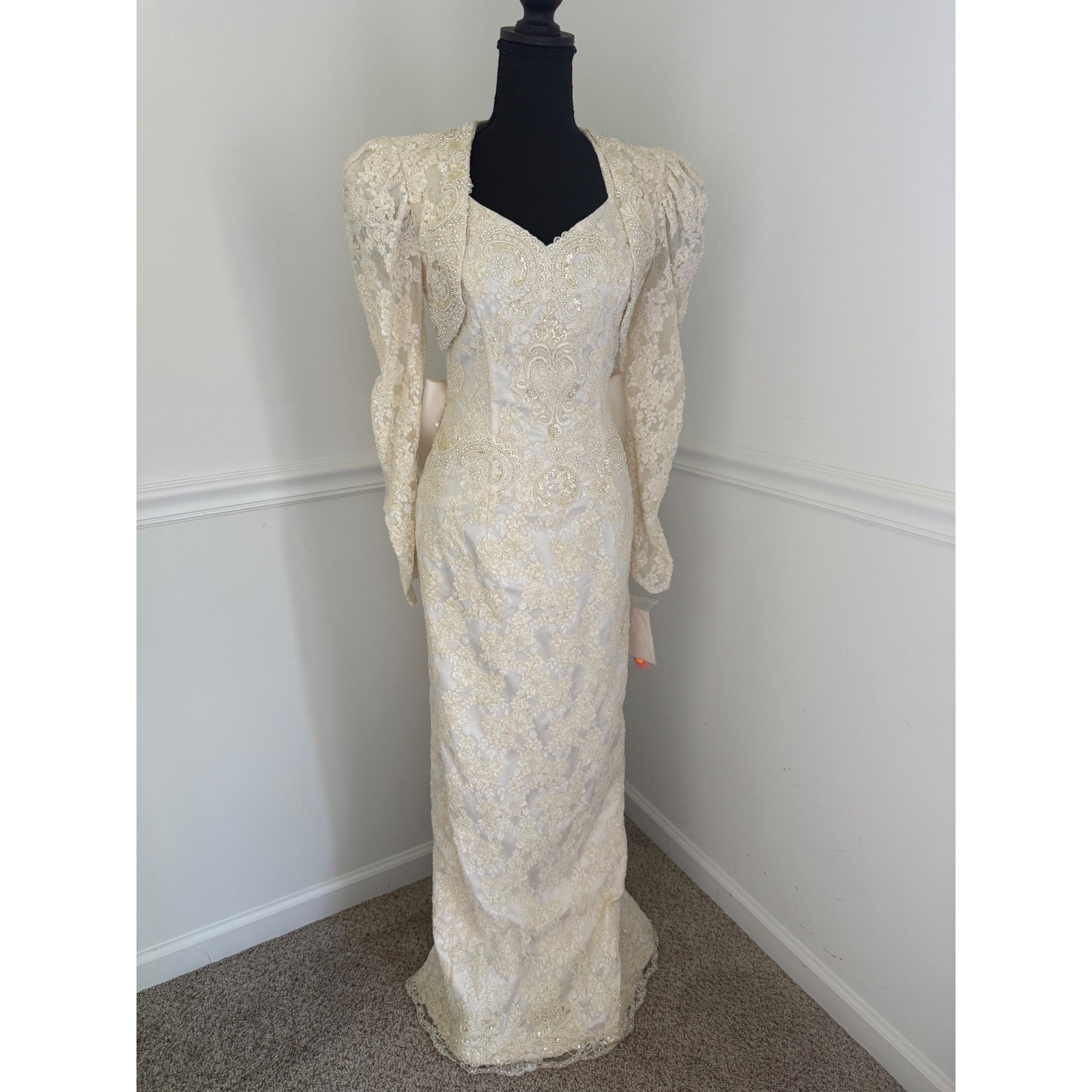Vintage 90s Bridal Gown Alencon Lace Beaded Trumpet Wedding Dress XS/S coquette