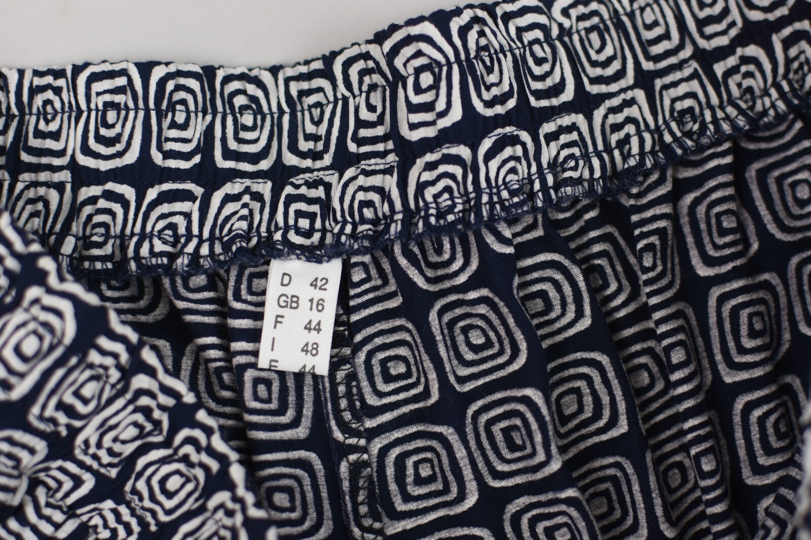 Vintage Navy Blue & White Elastic Waist Easy Pants, Women’s 28 – 33″ Waist