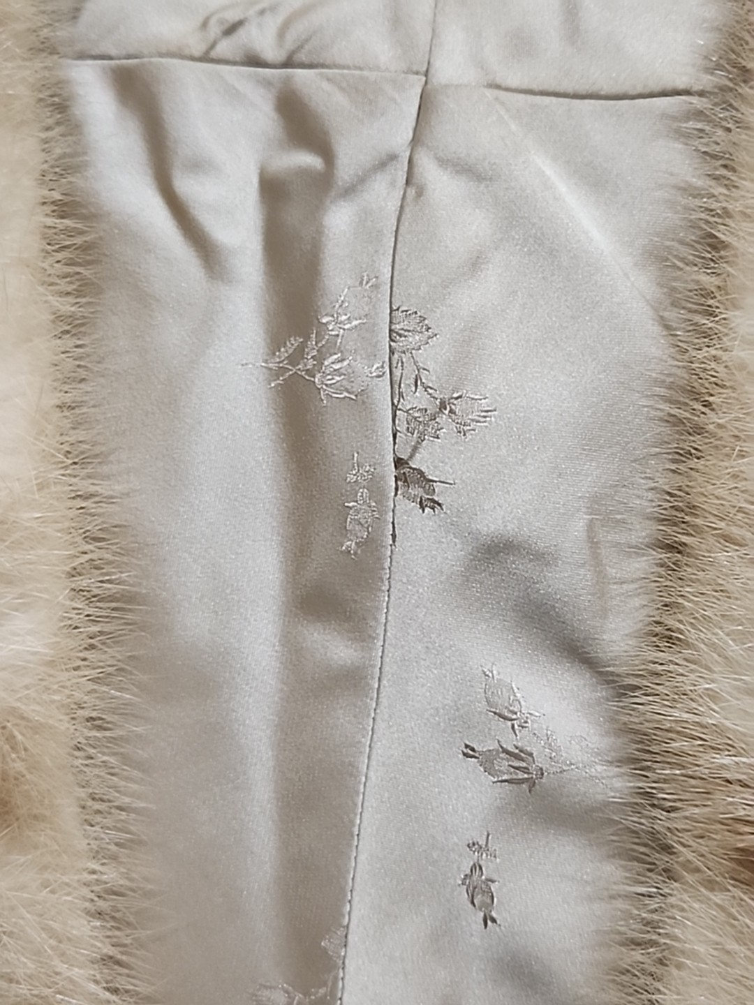 Vintage 60’s Blonde 2-Way Mink Fur Wrap/Stole ~ Satin Lined Pockets ~ One Size