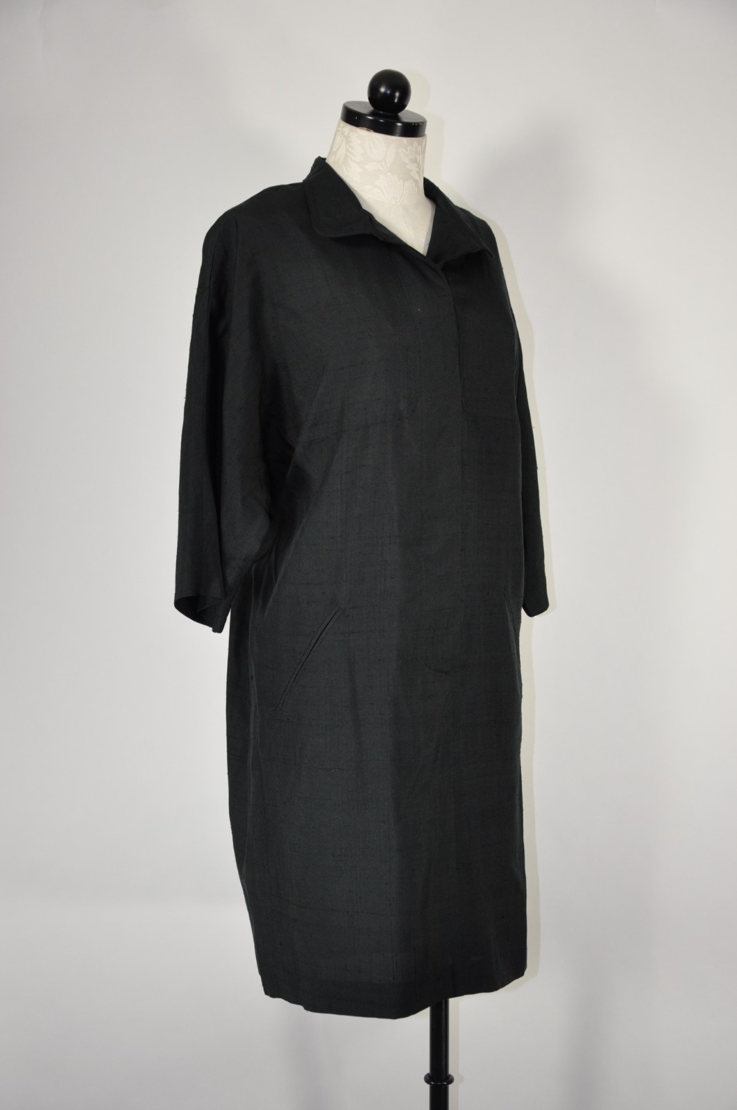 90s Black Textured Raw Silk Long Sleeve Button Front Modest Shirtdress Women M L