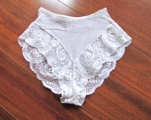 VALENTINO INTIMO ~ New! M ~ VINTAGE 1990’s! SUPER HIGH CUT LEG Lace Panties a94