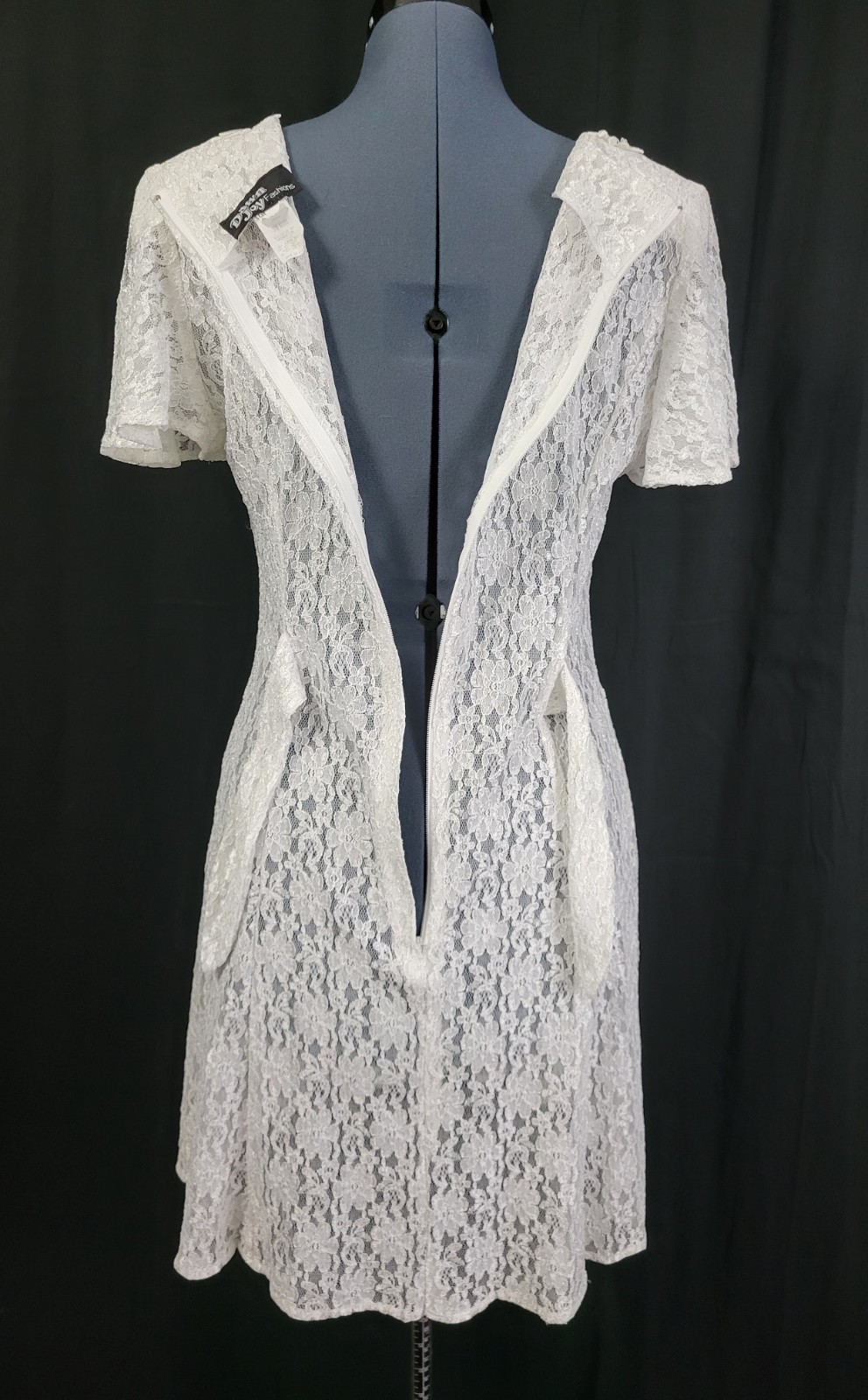 Vtg Dawn Joy Fashions White Lace Fit & Flare Dress w Flutter Sleeves Size 9/10