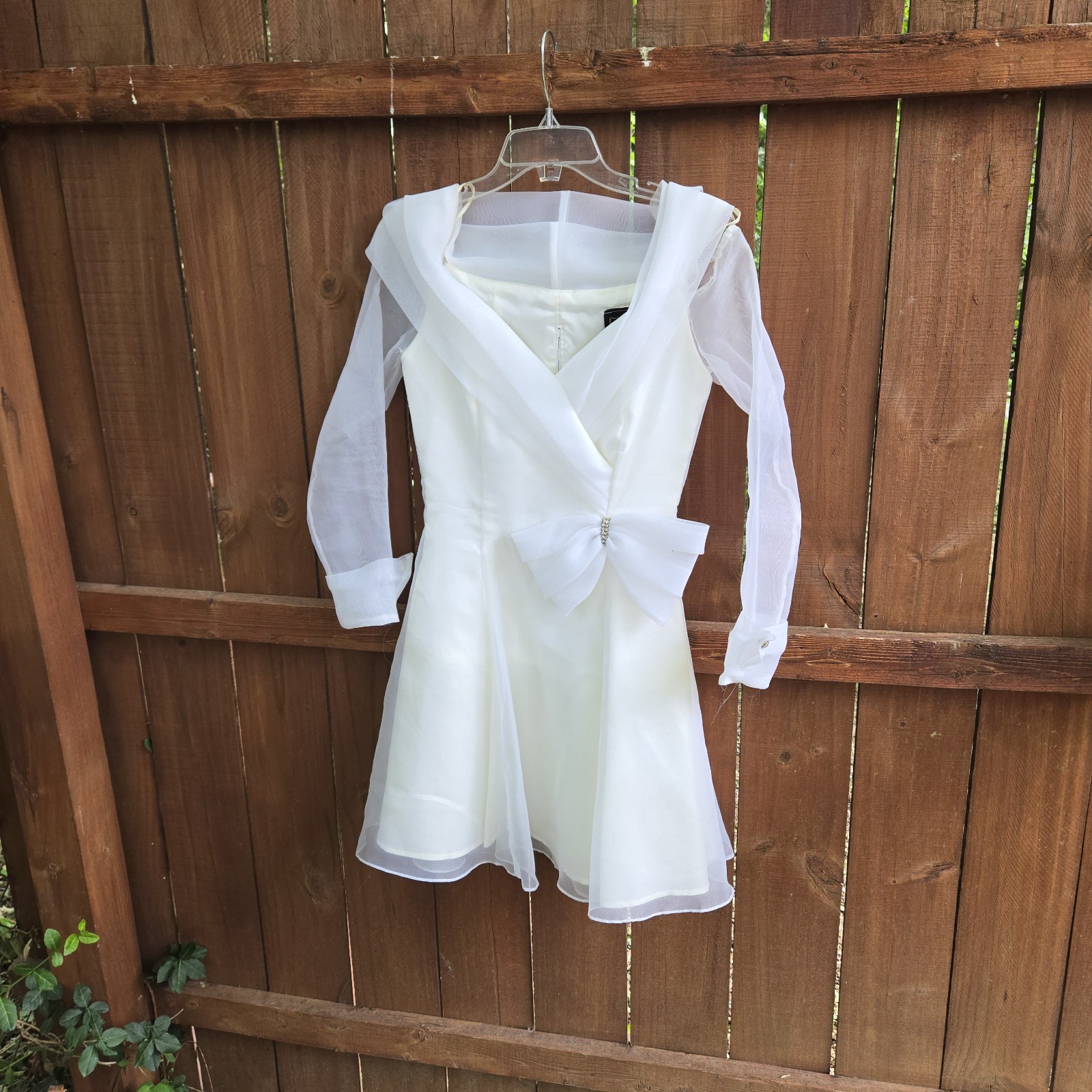 Vintage L.A.GLO White Sheer Sleeve Off Shoulder Formal/ Wedding Dress, SIZE 3/4