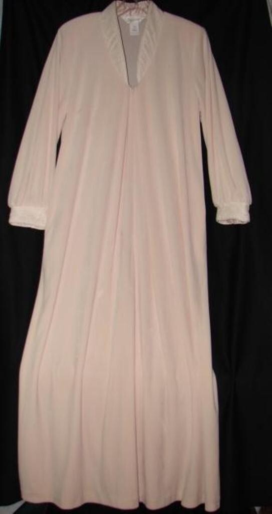 Vintage Diamond Tea Robe Size Small Beige Color Sheer Trim Zip Closure