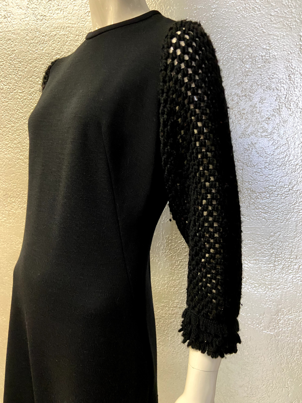 Vintage 1970’s Ladies YOUNG NATURALS Black Poly/Wool Dress Knit Sleeves