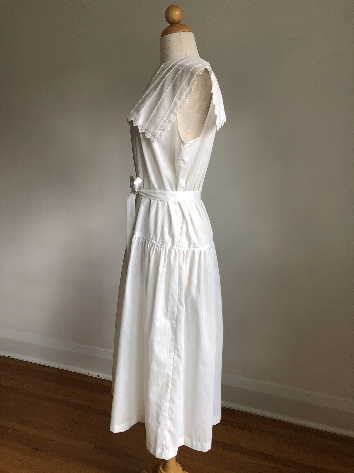 STUNNED VTG ISLE OF CAPRI Dallas White Cotton Drop-waist Prairie Day Dress M/L