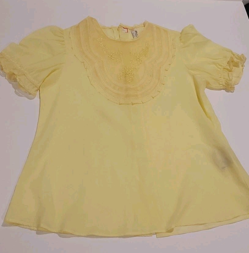 Prairie Blouse Shirt Lace Front Button Back Short Sleeve Cottagecore Vtg Yellow