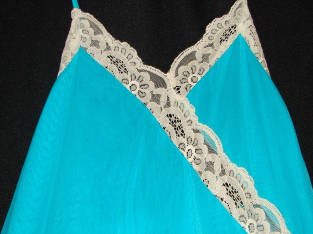 Vintage Intime California Sheer Chiffon 2 layer Nightgown Timeless design Gown M