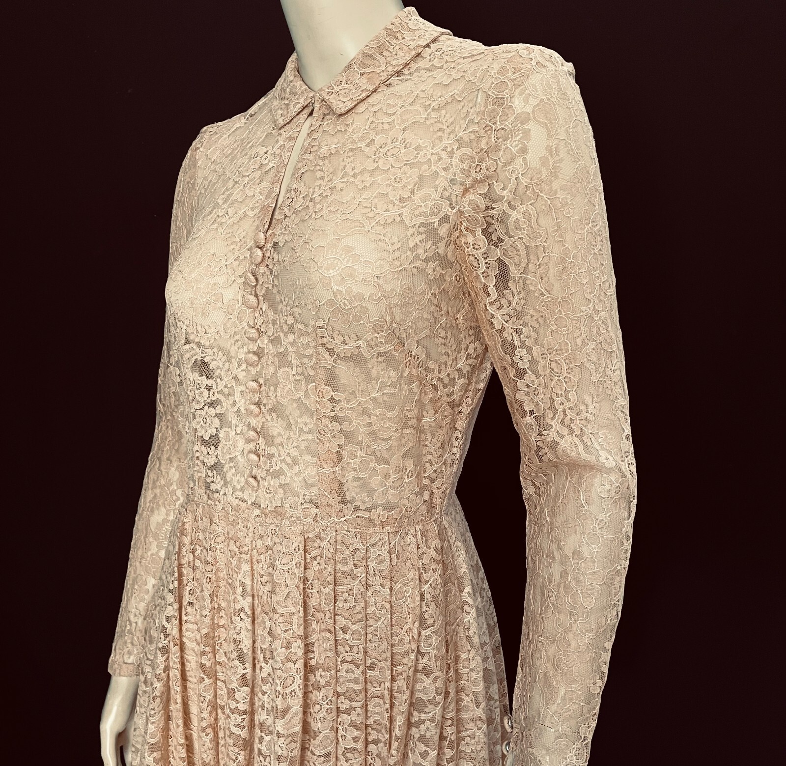 Lovely Lace 1950s Occasion Dress, Long Sleeves, Apricot, Bridal, Small, VLV