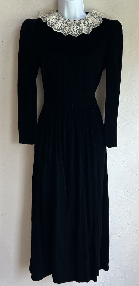 Vintage 80s 90s Brenda Hollon Black Velvet Dress 8 Lace Collar Victorian Gothic