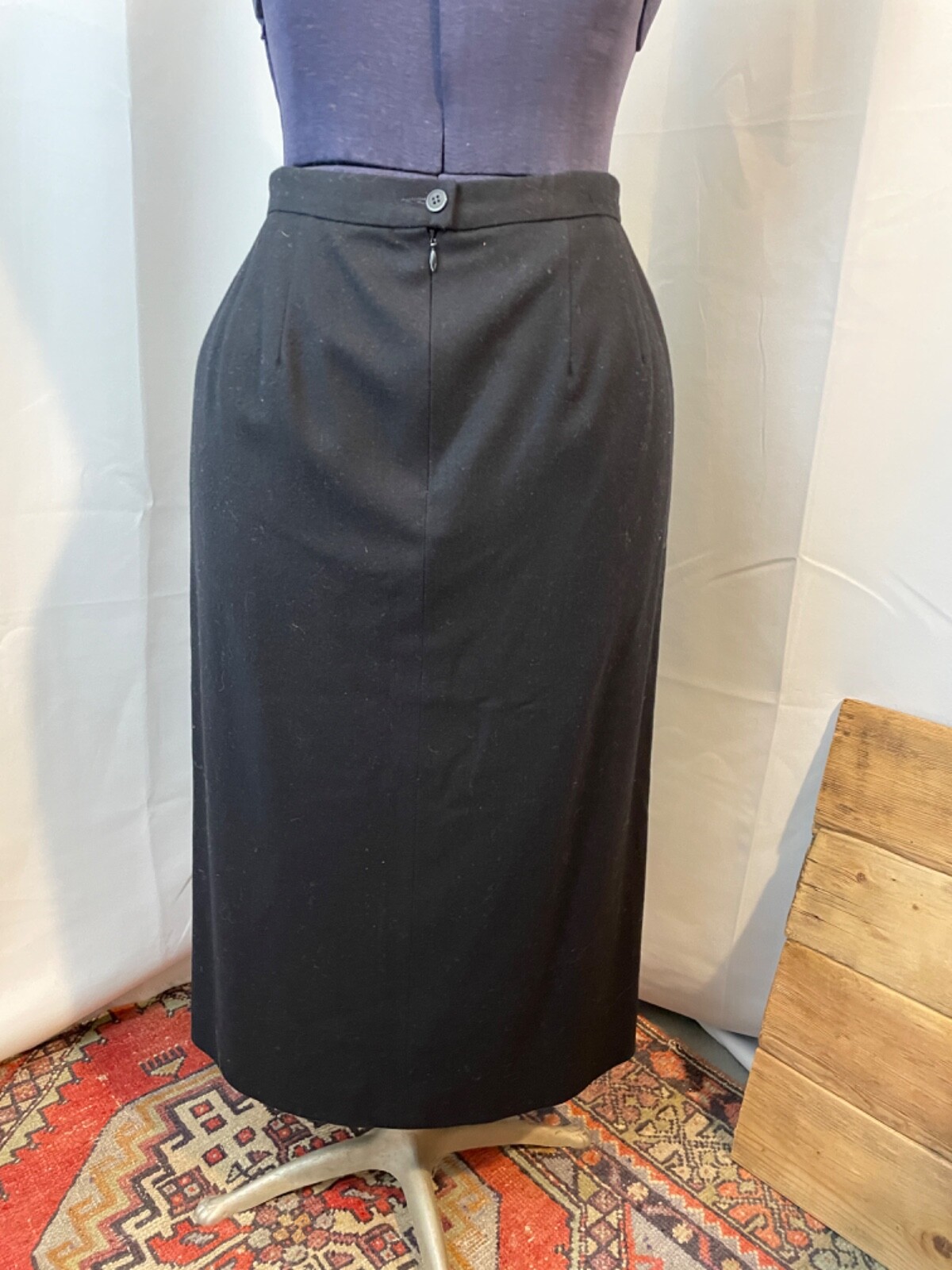 Pendleton Black Wool Pencil Skirt With Slit 1980s Vintage Pinup Wiggle 12 M