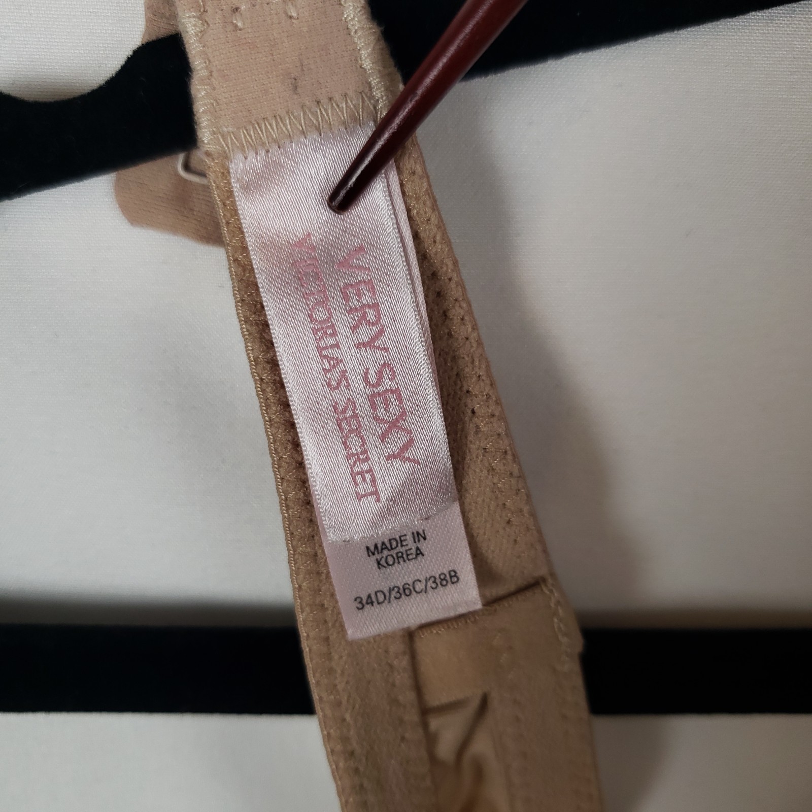 Vintage Victorias Secret Very Sexy Deep Plunge Bra 36C Push-Up Halter Y2K *Stain