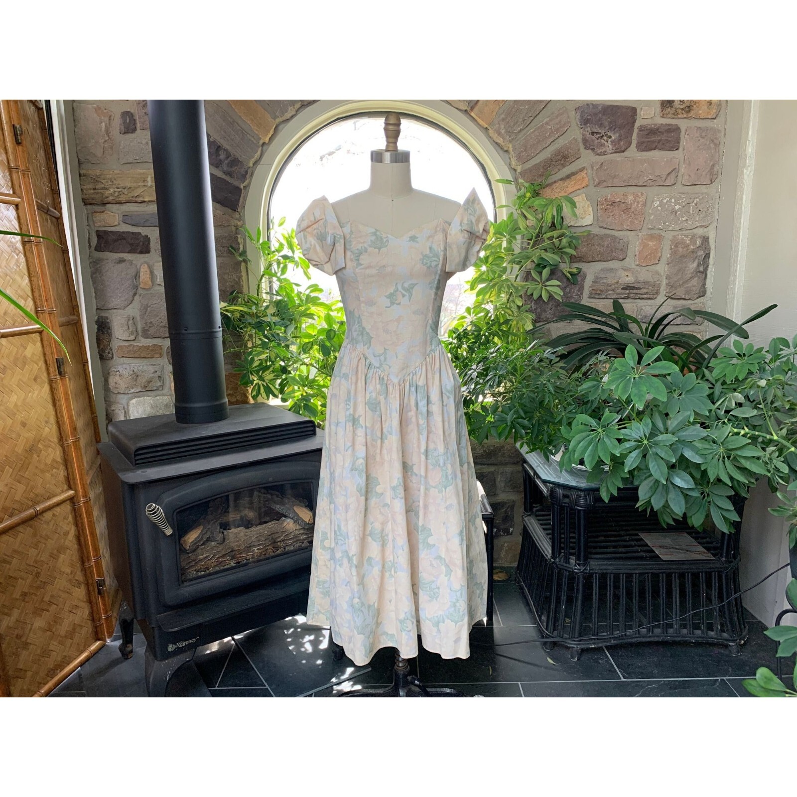 Vintage 1980s Peach White and Green Floral Off Shoulder Cotton Dress Gunne Sax