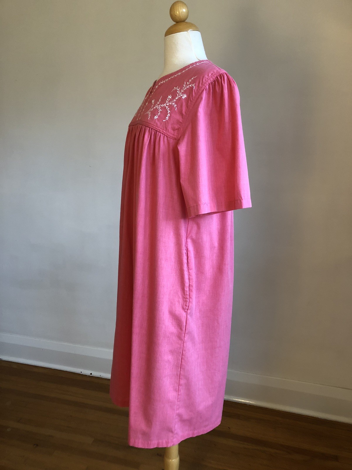 ADORABLE VTG NATIONAL Pink Cotton White Embroidery Housedress Loungewear SZ M