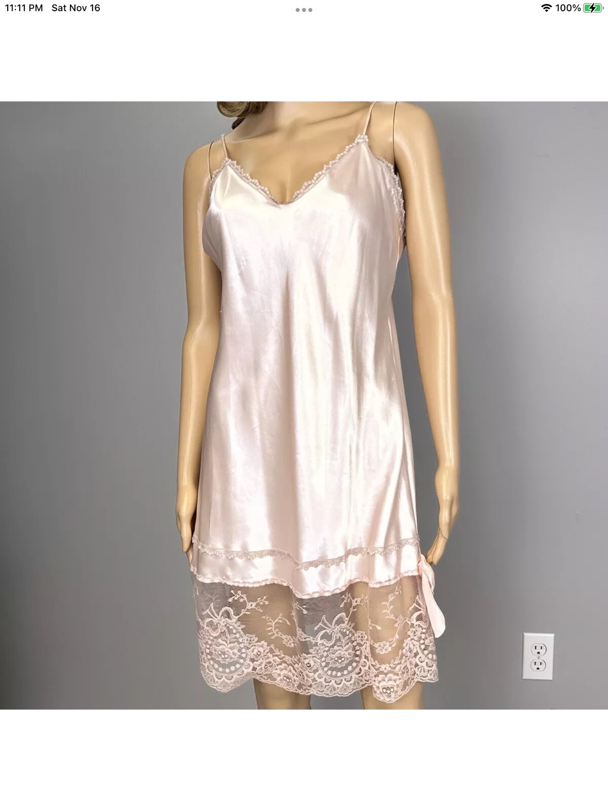 Vintage Large Lady Cameo Chemise Nighty Slip Dress Silky Pink Wide Lace OS Robe