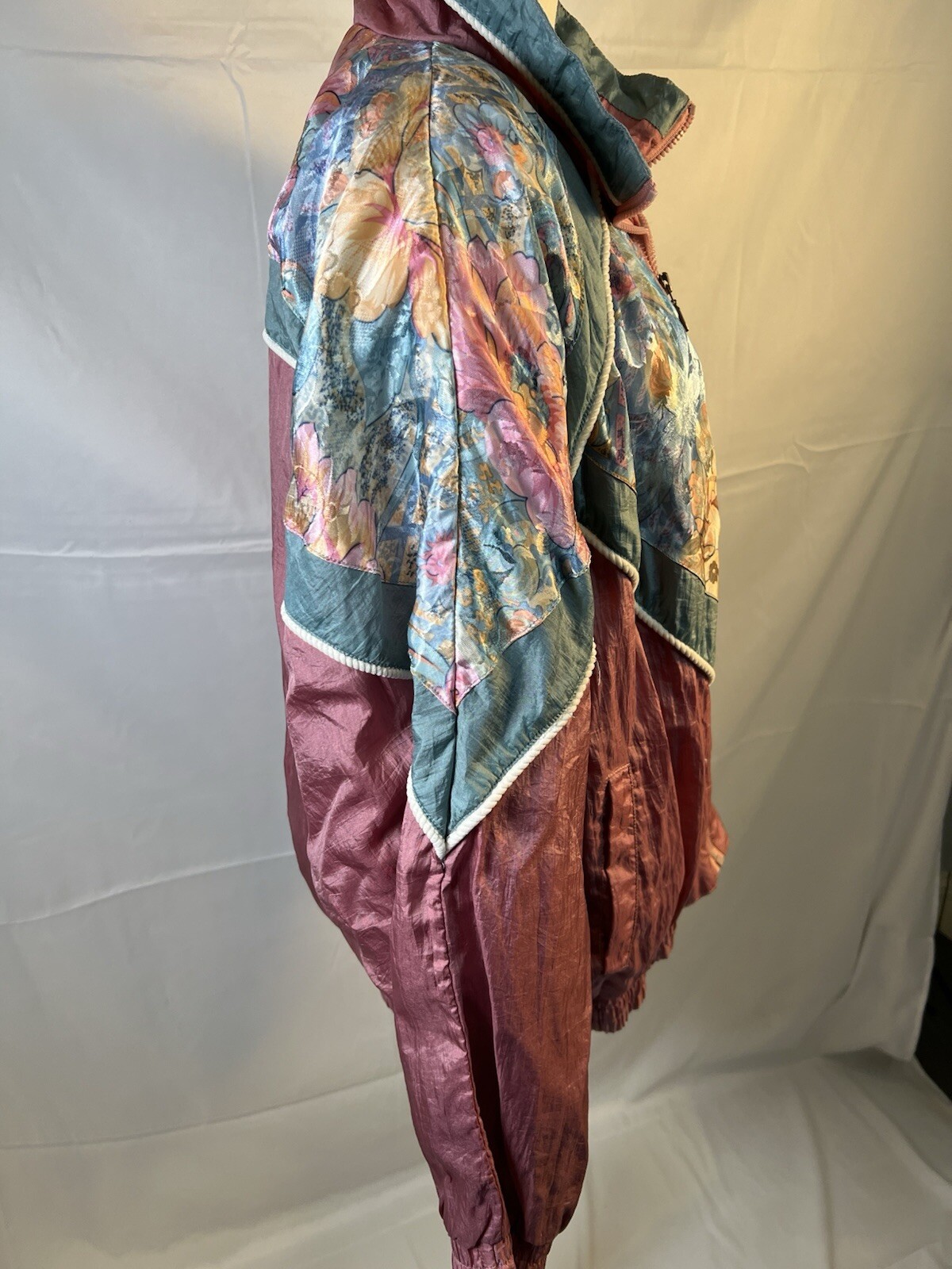 Classic vintage 1980’s Women’s Track Suit Jacket Mauve Floral Size L . So Cool