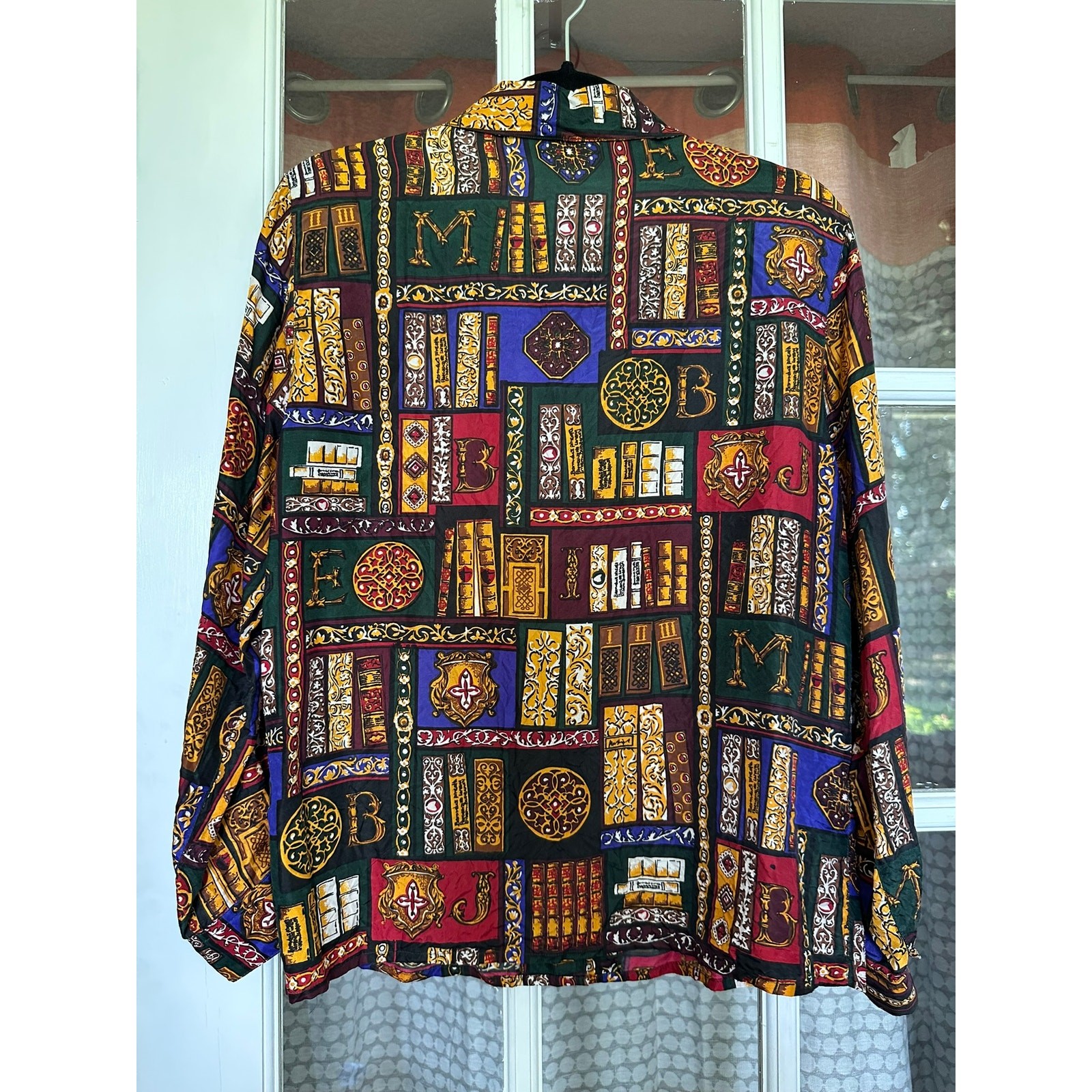 Vintage SK & Company Silk Library Letter Block Long Sleeve Button Top Top 6