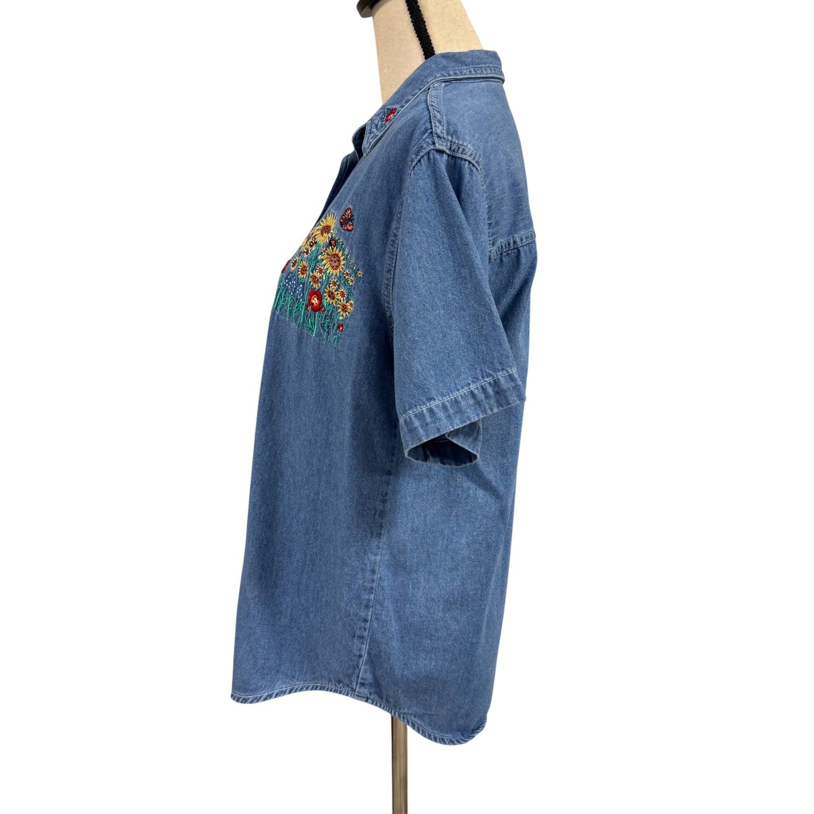 90s Embroidered Sunflowers Denim Shirt Size Small Made in Hong Kong