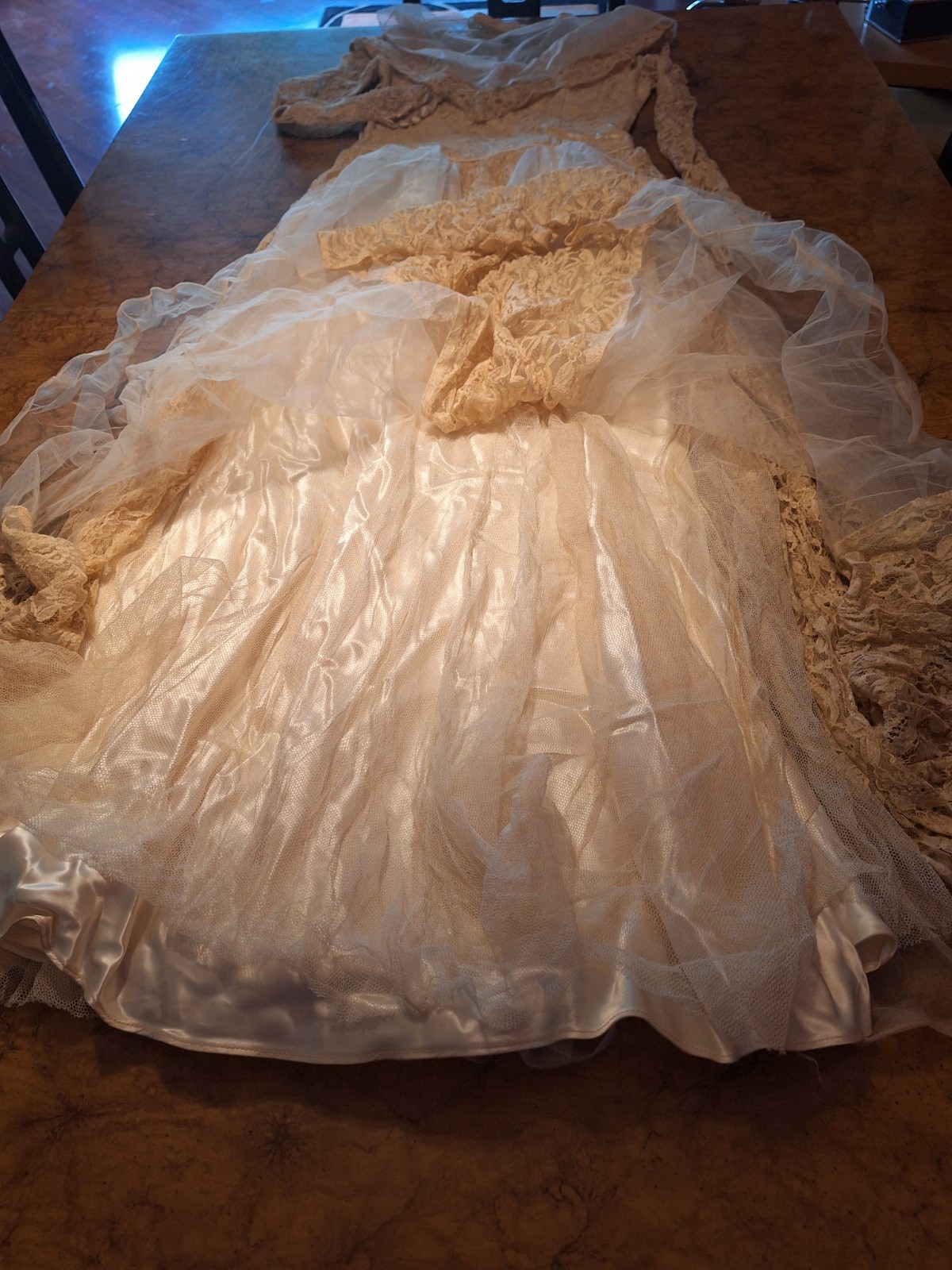 True VTG Mid-century 1950s Ivory Lace Tulle Satin Wedding Gown Dress 14 S/M MCM