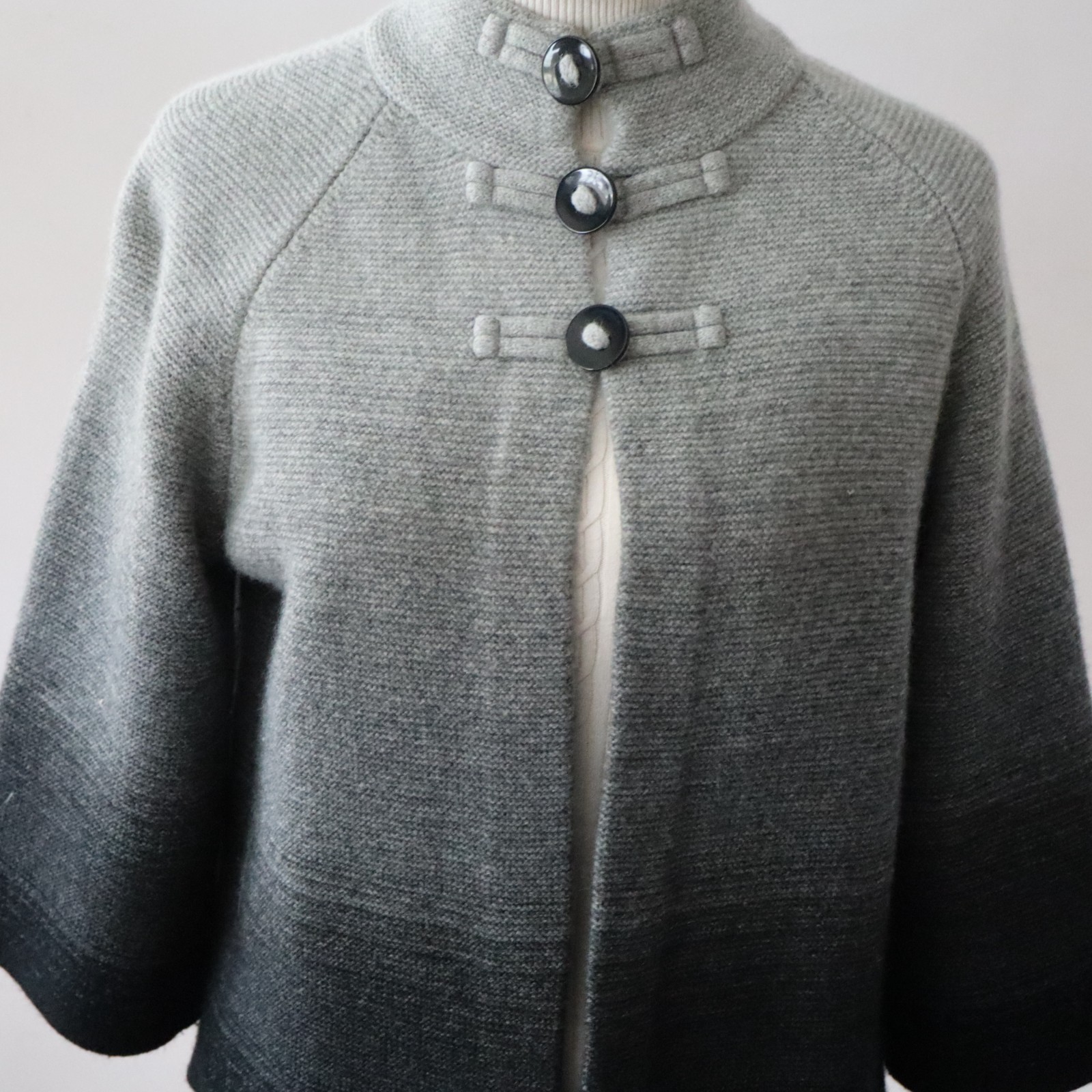 Vtg Women’s Jones New York Cardigan Sweater Heather Gray, Black Sz Lg