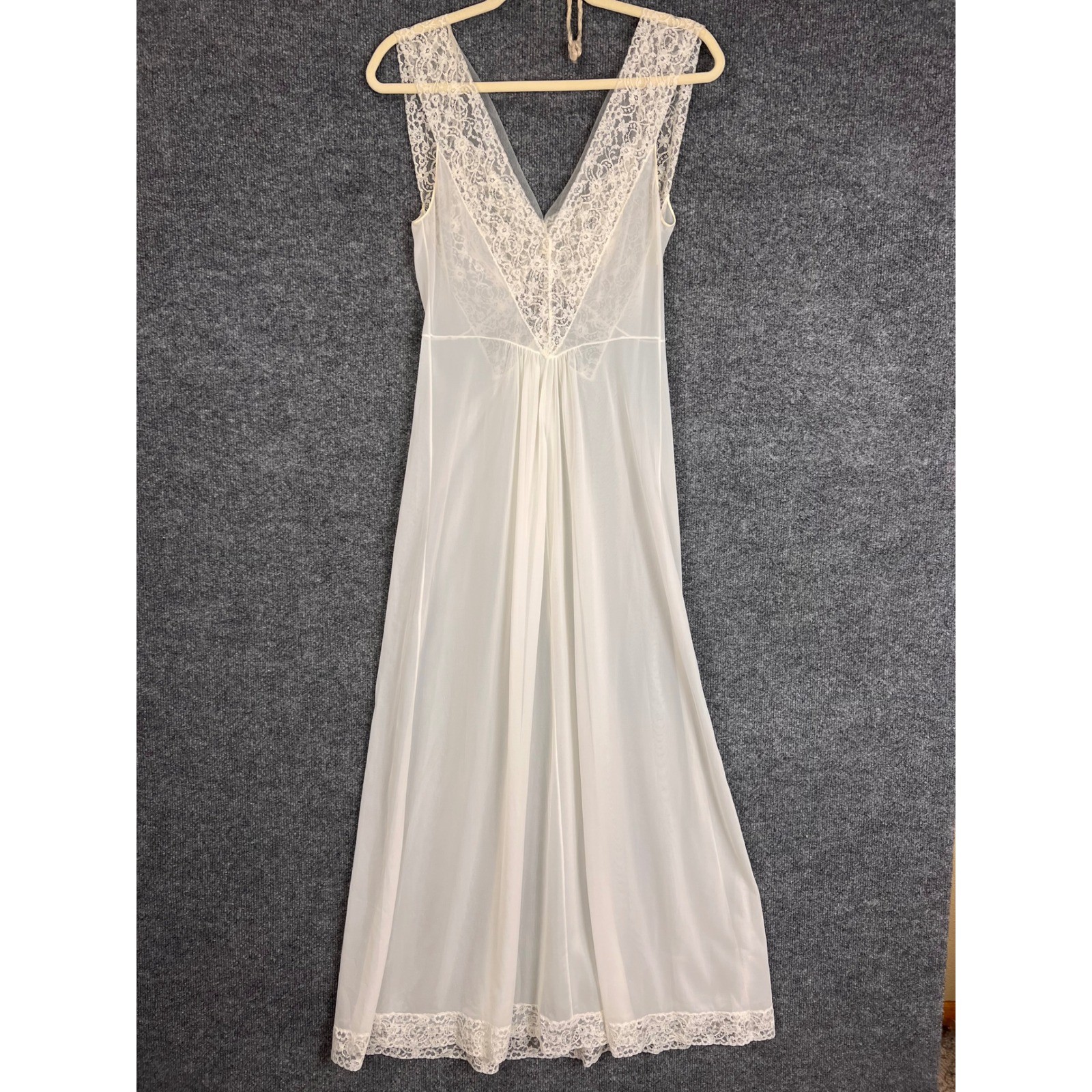 Vintage Carters Nightgown small Lace Trim Maxi Size 34