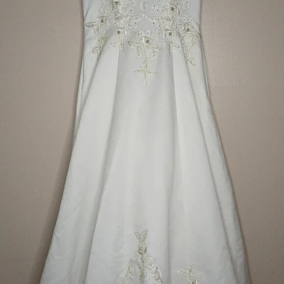 Moda Bella Vintage Off White Embroidered Gold Wedding Dress Gown with Train