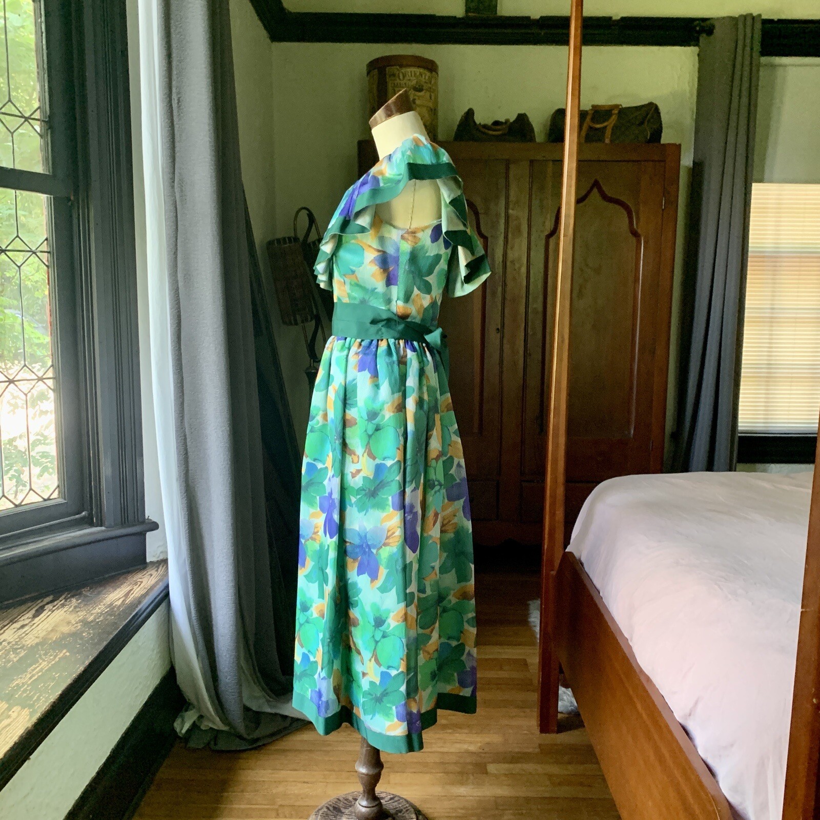 Vintage WILLIAM PEARSON Designer Floral Green Dress Ribbon Ruffle Off Shoulder 8