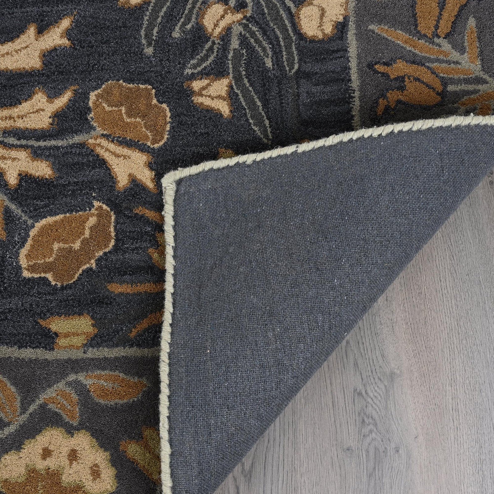 Restoration and Renovation Handmade Floral Adeline Beige/Blue Tulips Traditio…