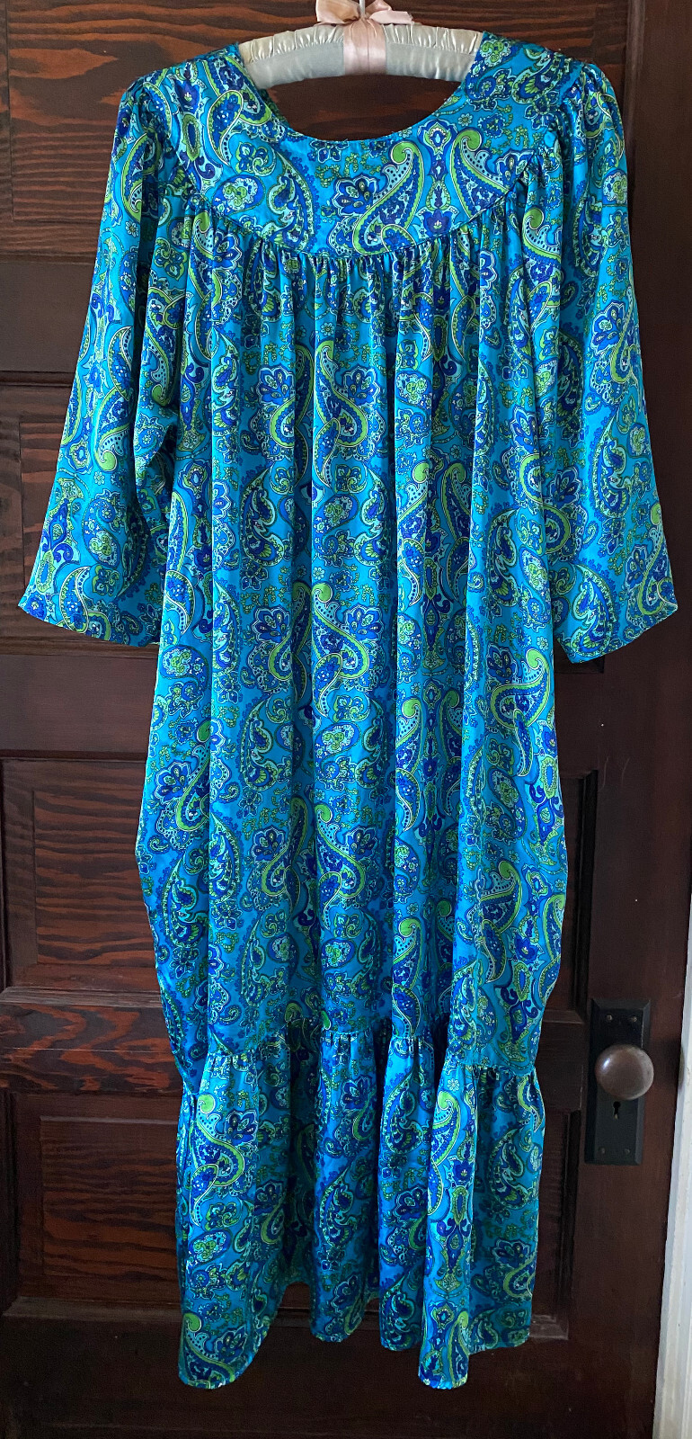 Vintage LIZZY B Women’s Nightgown Blue Green Satin Paisley 70’s Aprox Size M / L