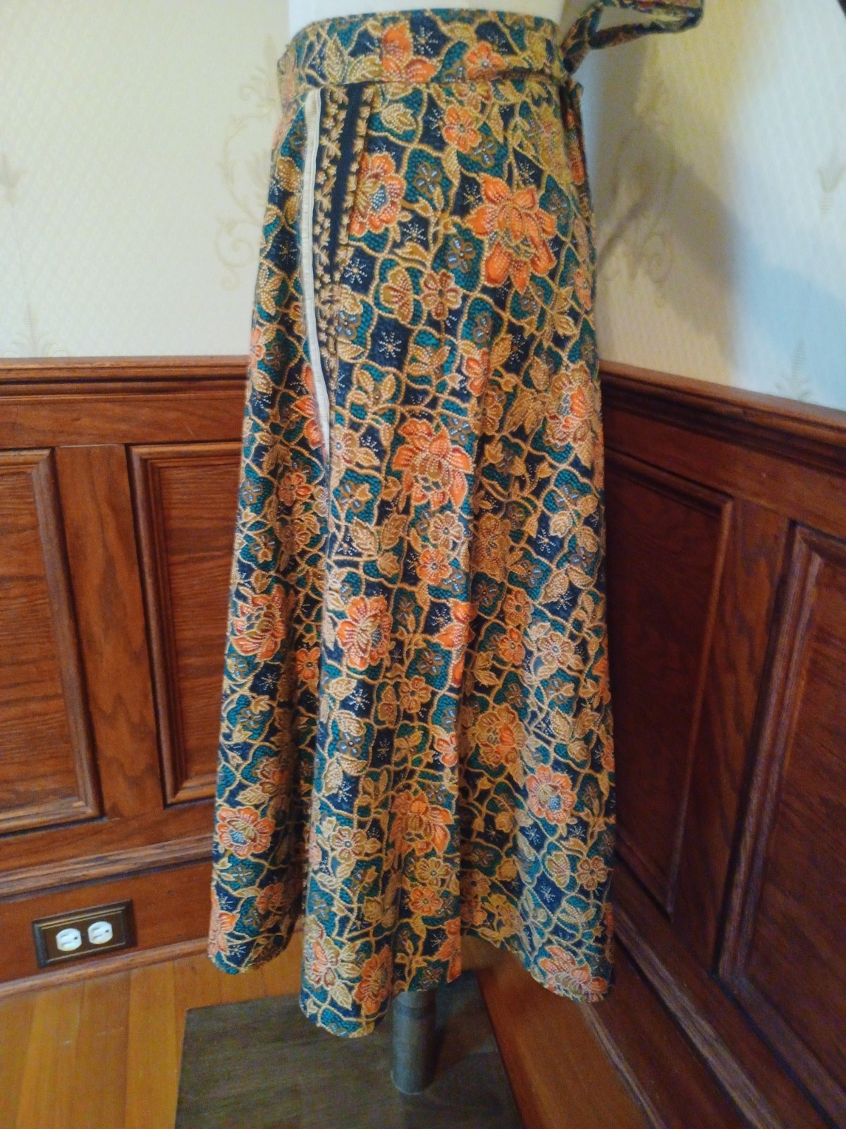 Vintage 1970s 100% Cotton Batik Print Blue and Brown Boho Midi Skirt