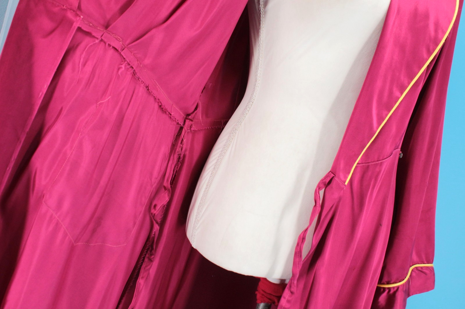 VTG Women’s 40s Magenta W/ Yellow Trim Asian Robe Sz S 1940s Satin Rayon
