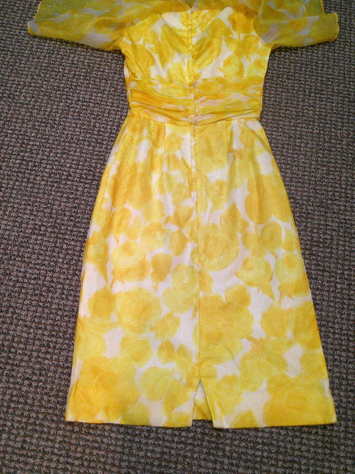 Vtg 60’s Yellow Rose Print Chiffon Wiggle Hourglass Bombshell Cocktail Dress XXS