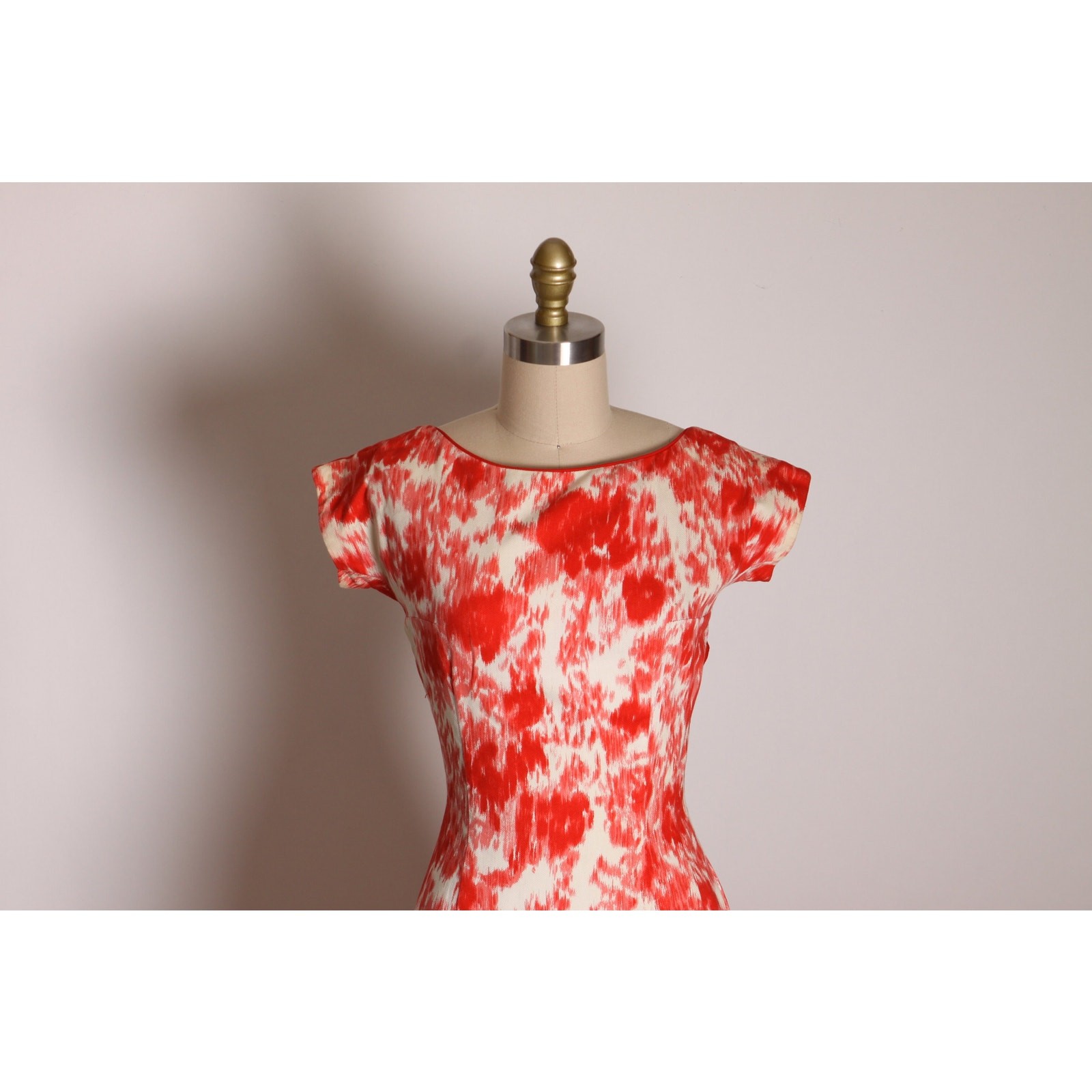 1950s Coral Red Orange Pink White Abstract Short Sleeve Wiggle Dress