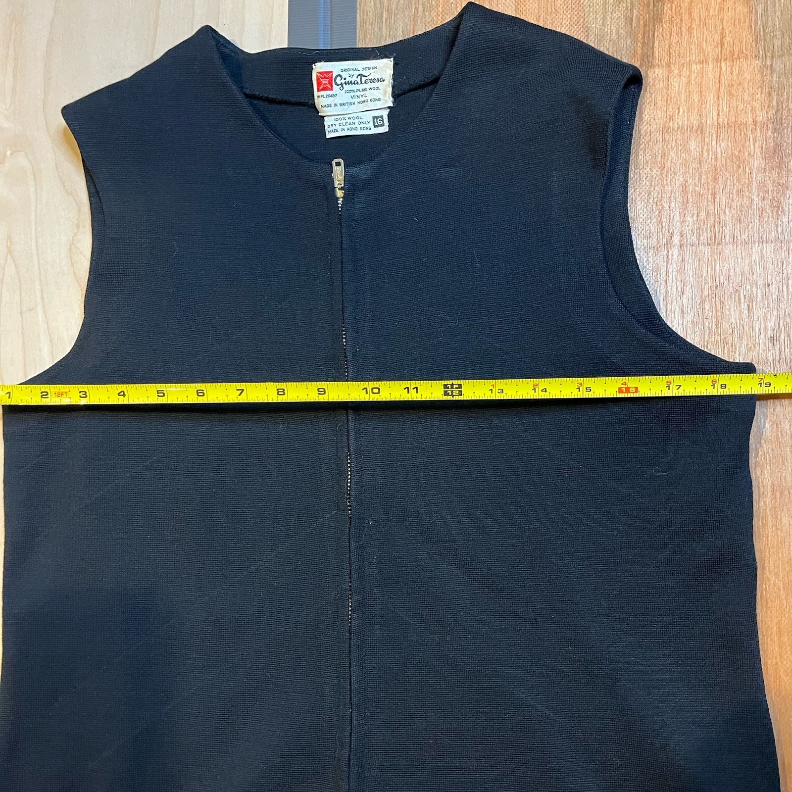 Vtg 70s Gina Teresa Zip-Up Black Sweater Vest Chevron – Womens Size 16