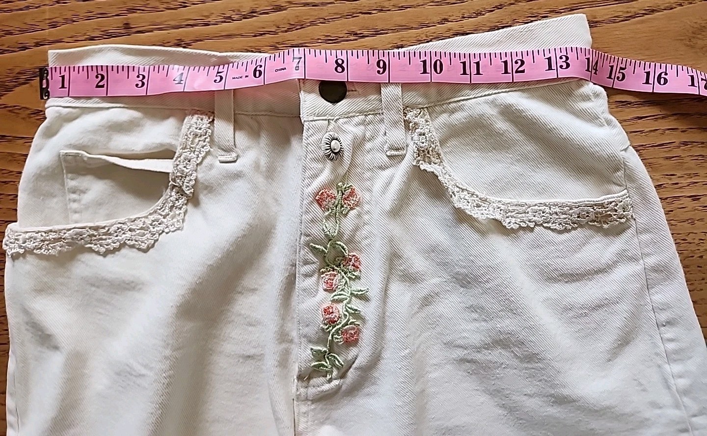 vintage Enchante set of blouse and shorts Ivory Color Size Large Used