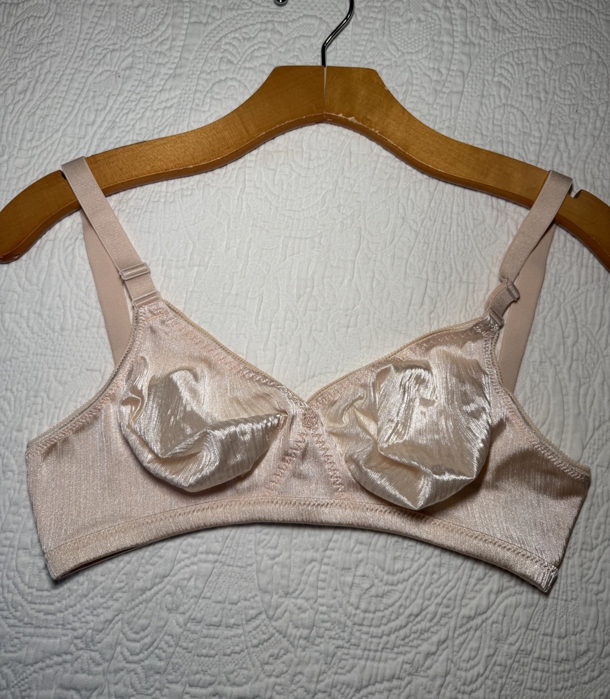 Vintage Montgomery Ward Size 36C Bra Shiny Satin Wireless NWOT