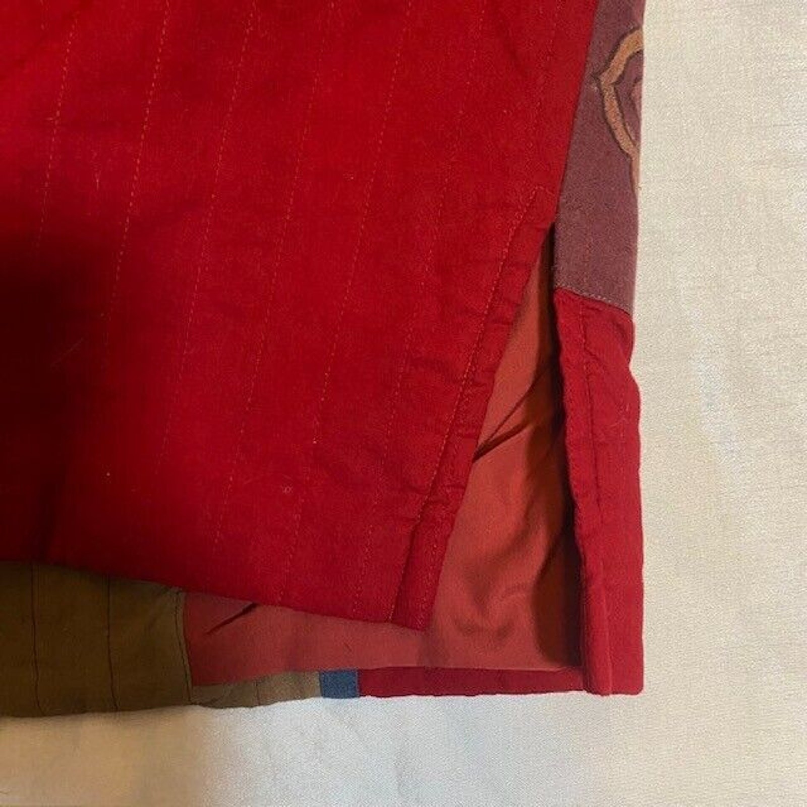 Quilted Womens Medium Blanket Jacket Coat Wood Buttons Red Multicolor Vneck