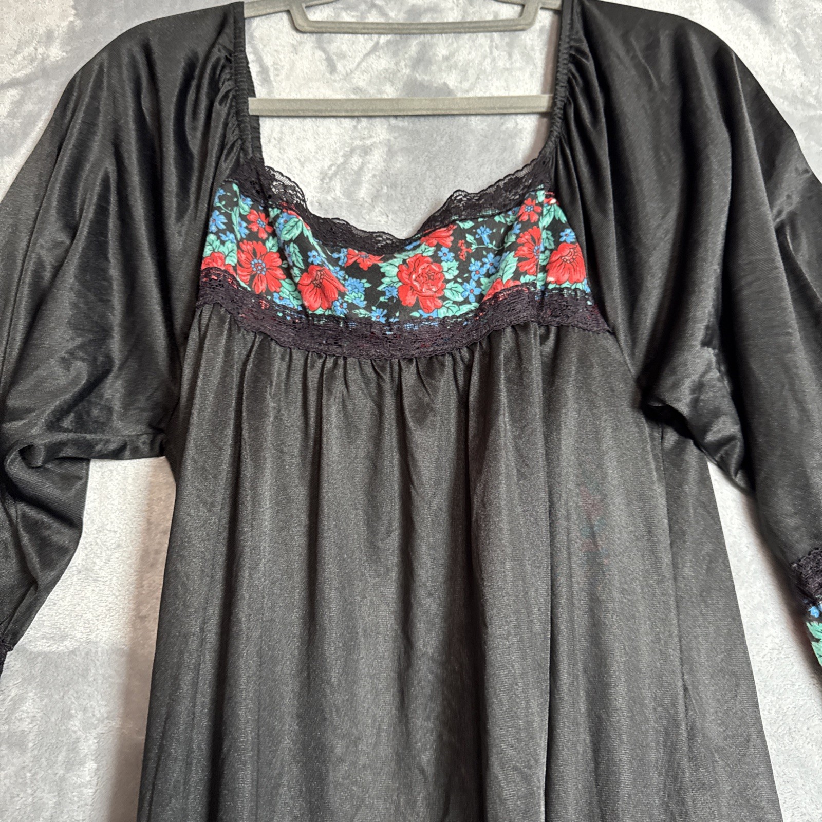 VTG Black Red Rose BUTTER SOFT Nylon Peignoir Robe for nightgown w Lace Sexy L