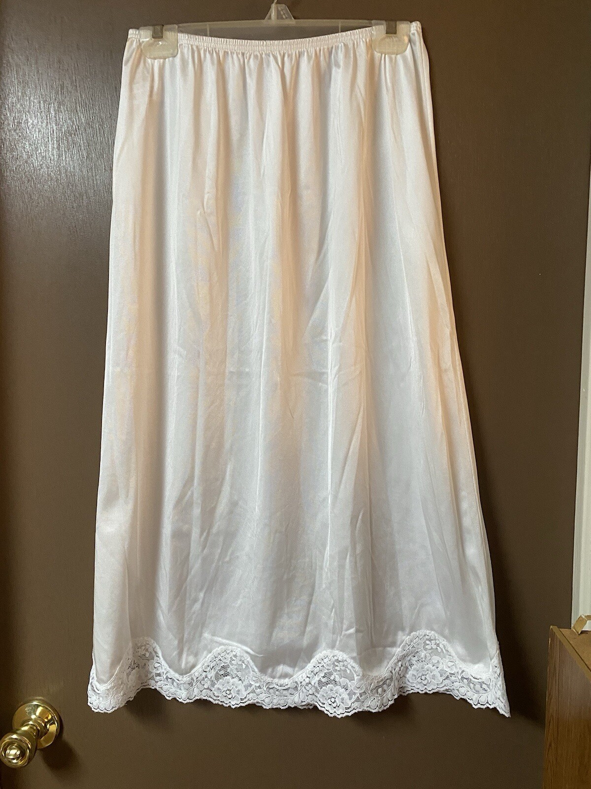 Adonna Womens Slip Sz-L Side Slit (18.5”) Nylon and lace USA , Great Condition.