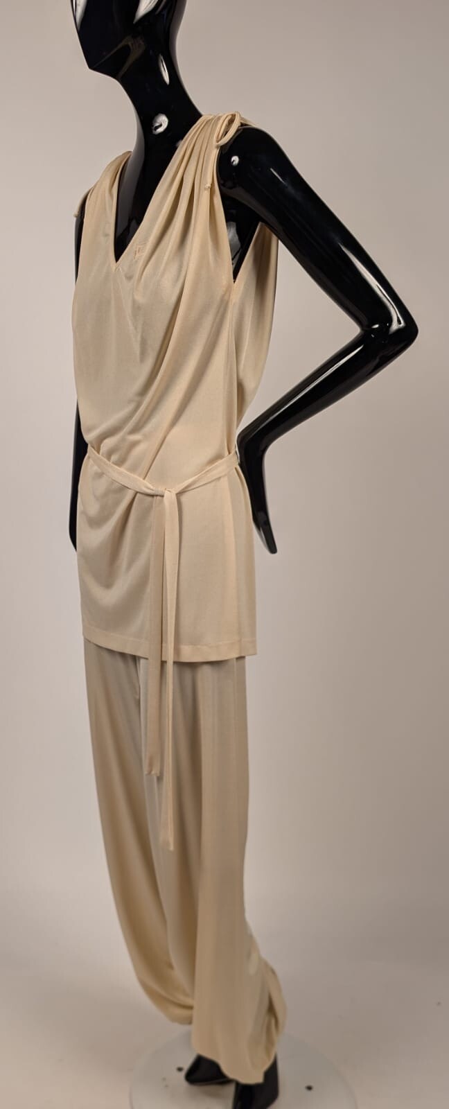 VINTAGE DESIGNER TED LAPIDUS IVORY 2 PC LOUNGING SUIT W BOWS + BELT