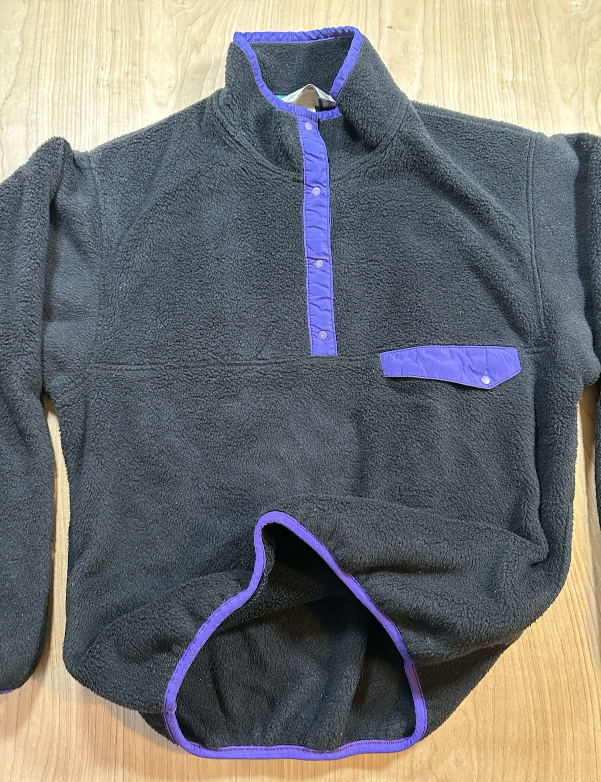 vintage 1980’s EASTERN MOUNTAIN SPORTS fleece pullover BLACK womans purple MED