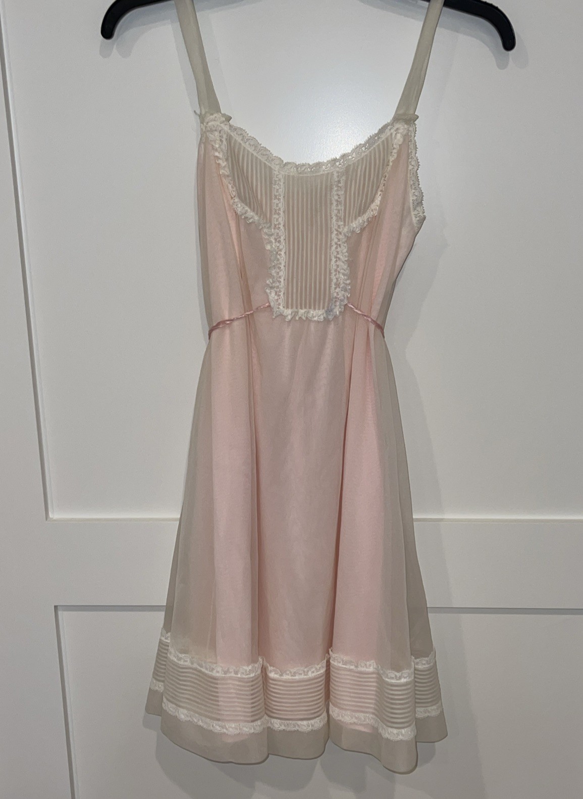 Vtg Kayser Pink Nightgown Sz M Lace and Pleated Edge Chiffon Nightie Lingerie