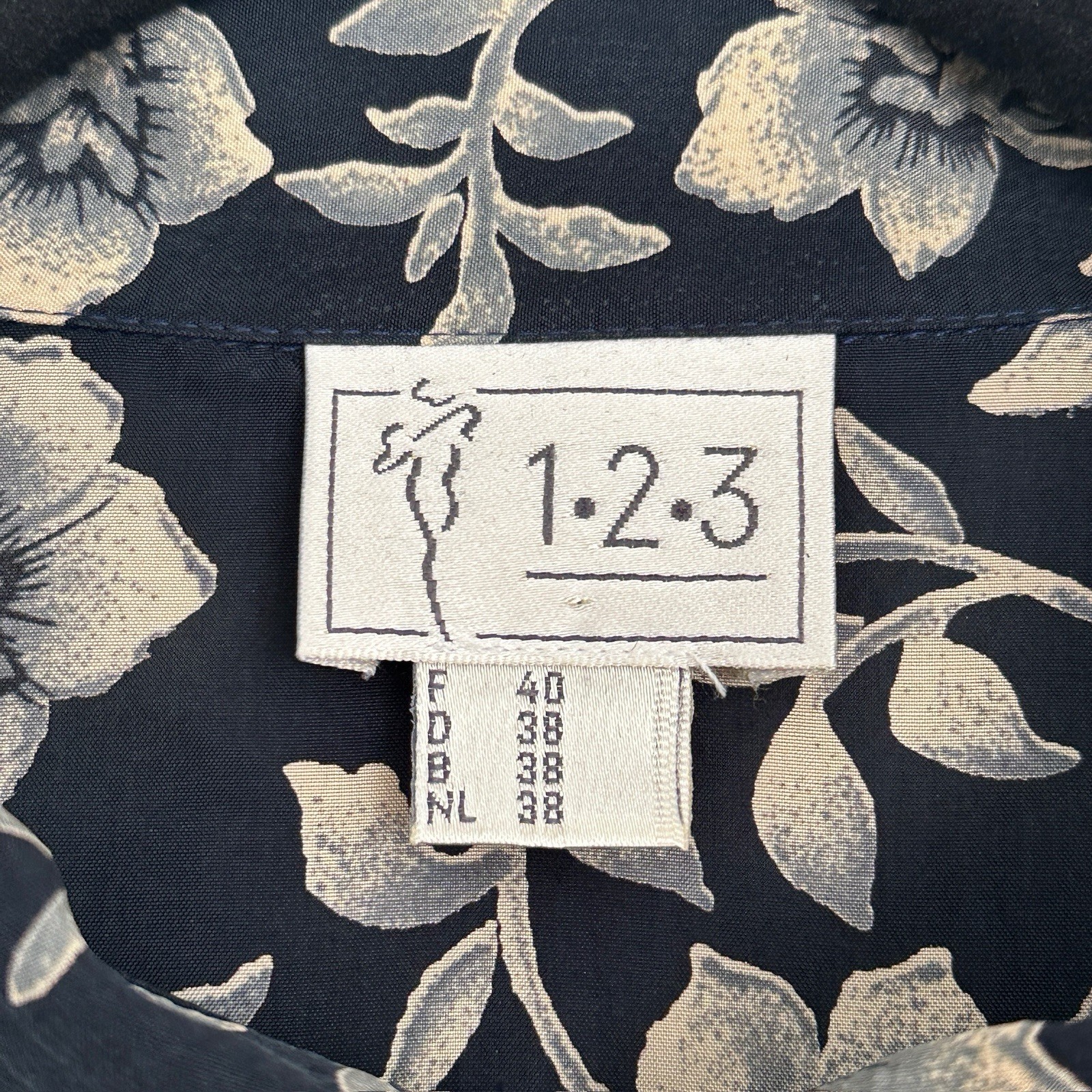 Vintage Parisian 90’s 1.2.3 Buttoned Floral Shirt 100% Cupro Black 40 FR / 8 US