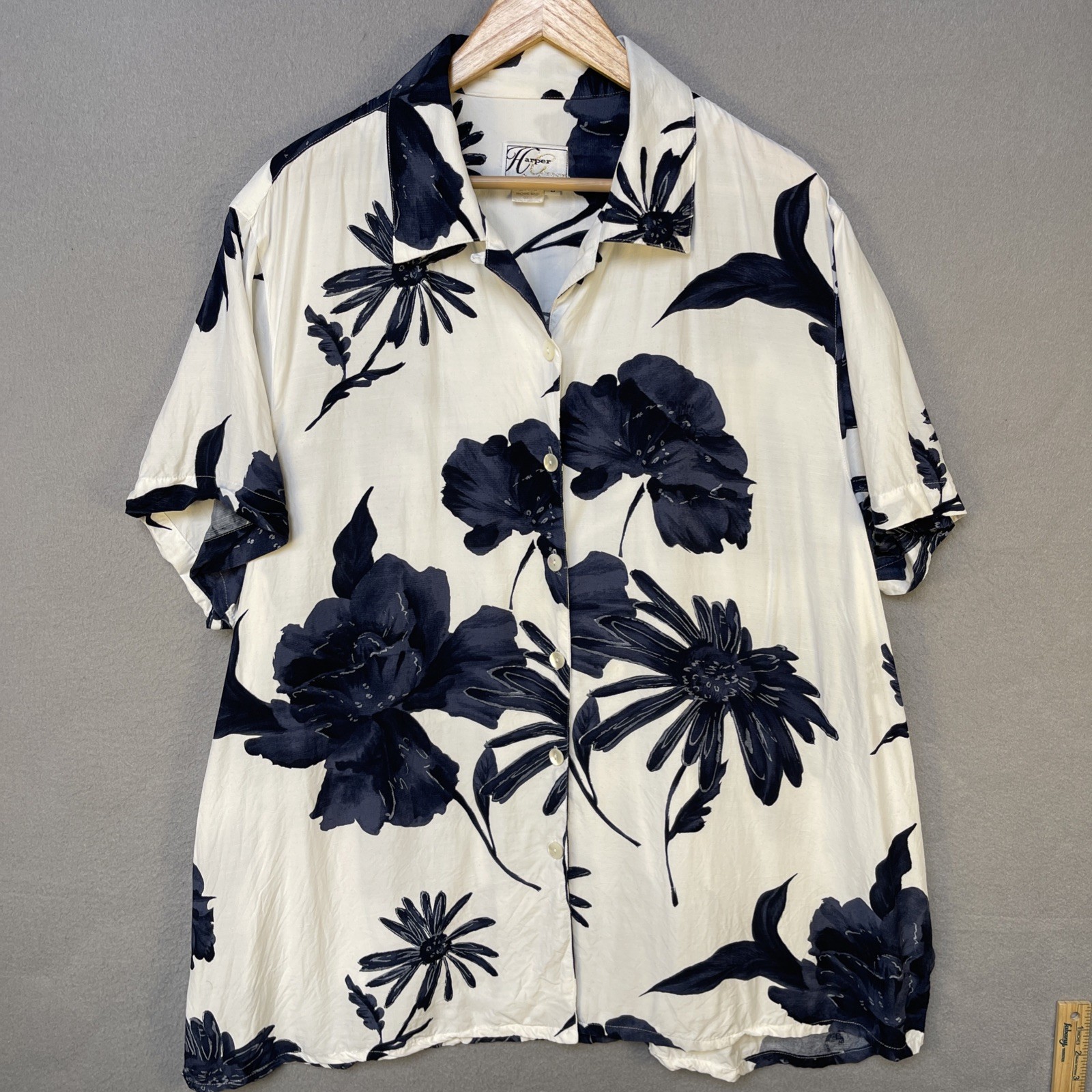 Vintage Harper Greer 100% Rayon Shirt Large Blue White Floral Camp Blouse Art