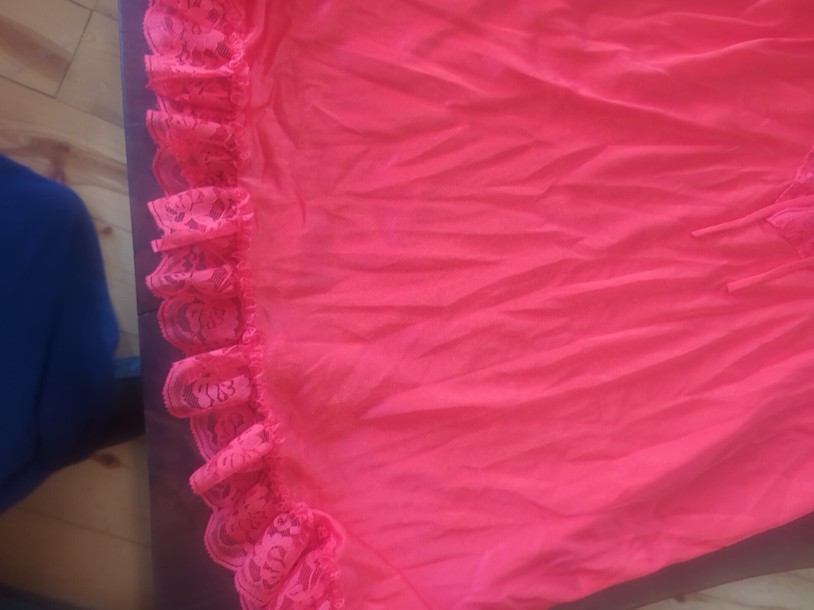 VINTAGE LADY CAMEO RED SIZE MEDIUM BABYDOLL NIGHTGOWN #39310 Peekaboo Retro